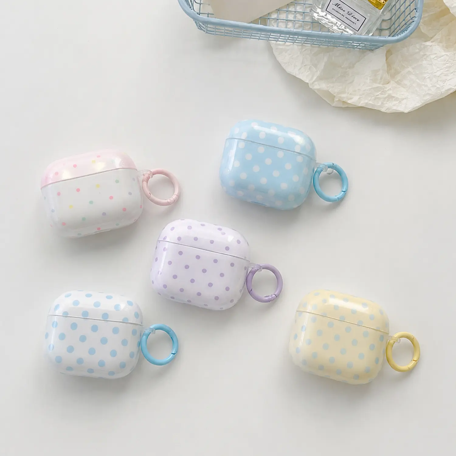 For AirPods 1/2/3/4/Pro/Pro 2/Pro 3 Cute Polka Dot Case with Matching Keychain Ring, Soft TPU Shockproof Protective Earphone Cover for Women Girls