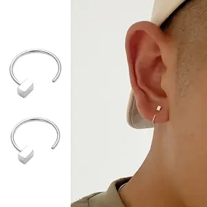 1 Pair Square ear hooks, simple ear studs, compact earrings for men and women, square design, niche ear buttons, ear traps, pierced ears, female personality