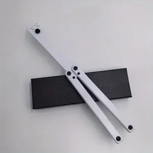 1pc Butterfly Stabbing Plastic Training Knife, Safe Non-Bladed Squid Role Play Costume Prop, Foldable Safety Knife for Cosplay