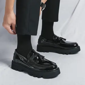 Ubetif Men's Black Footwear Fashionable Casual Tassel DecorLeather Slip on Shoes, Exquisite appearance Loafers,Simple Design Elegant Plain Round Toe Loafers, BusinessStyle Temperament Flats for Daily Wear, OfficeShoes, Valentine's Day, Gift for Him tiktok