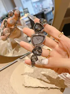 Elegant Irregular Diamond Shape Women's Analog Watch, High-End Quartz Movement, Perfect Gift for All Seasons, Stylish Accessory in Multiple Colors, Elegant Fashion Watch