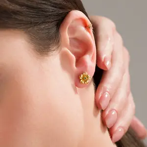 Birth Flower Stud Earring, Minimal Floral Gold or Silver Earring, Single Stud Earring for Piercing, Birth Month Flower Jewelry, Dainty Flower Earring, Everyday Minimal Jewelry, Gift for Her