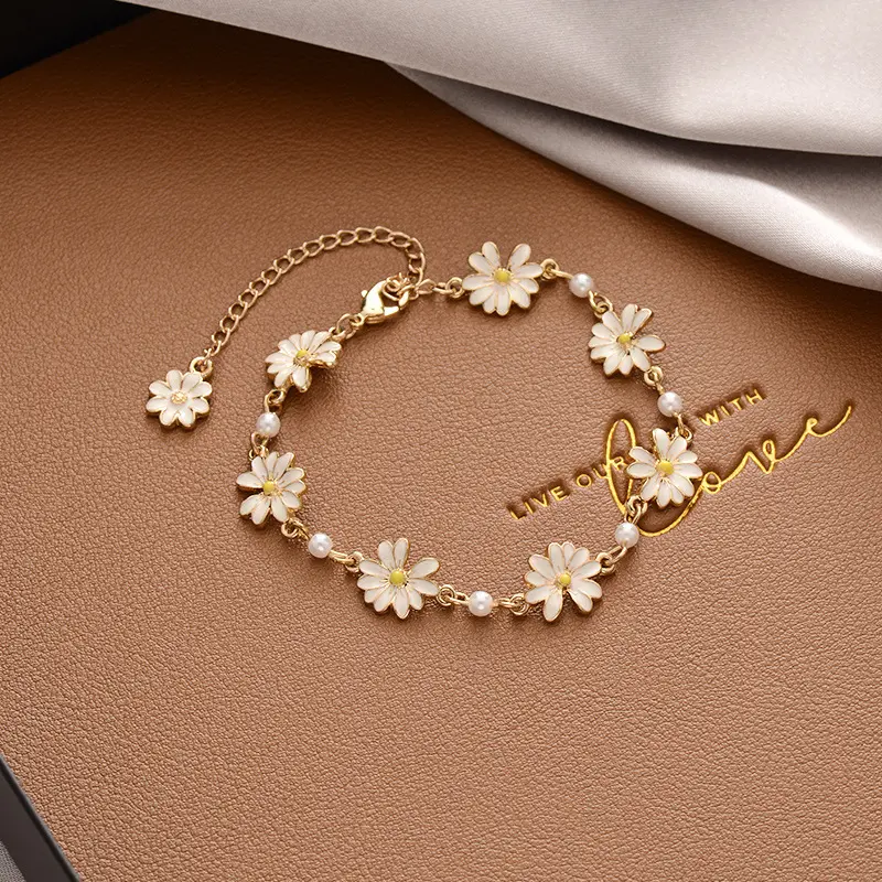 2081 # Daisy Bracelet