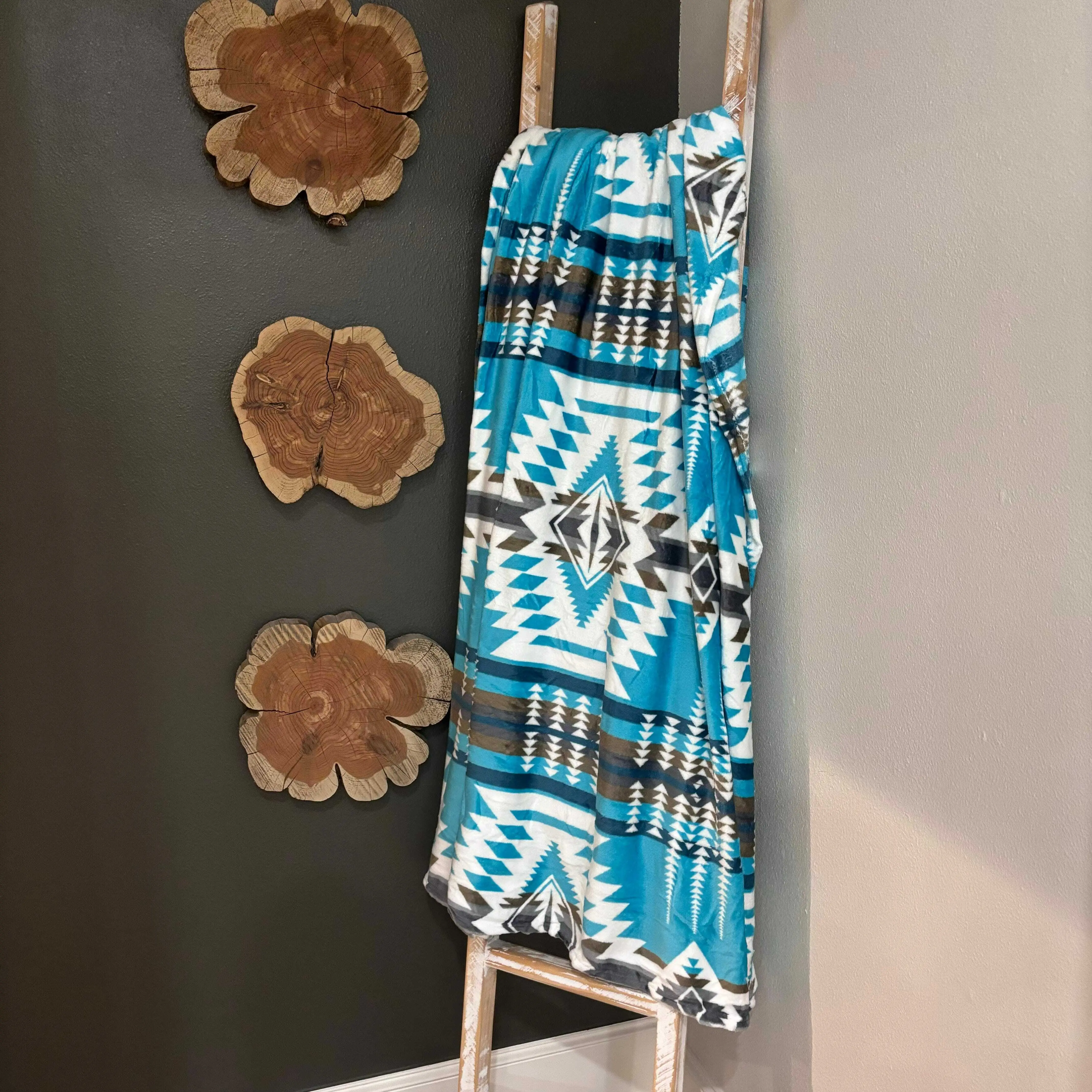 Envy Stylz Boutique Bailey Lightweight Throw Blanket 60x80" Ultra-Soft 100% Polyester -Turquoise Comfy Blanket