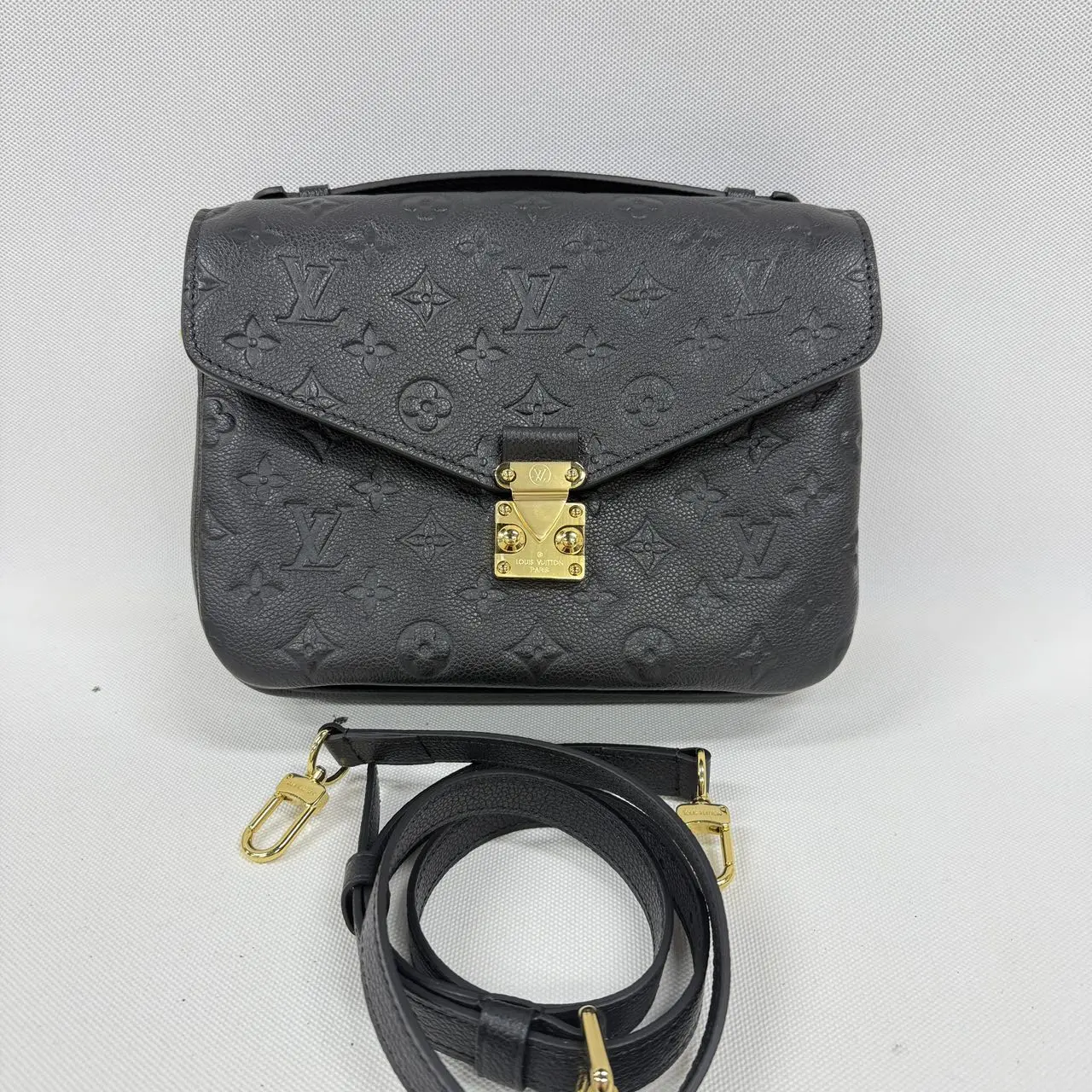 Pre-owned Louis Vuitton camvas Messenger Bags metis handle bag black leather【Senza 1】