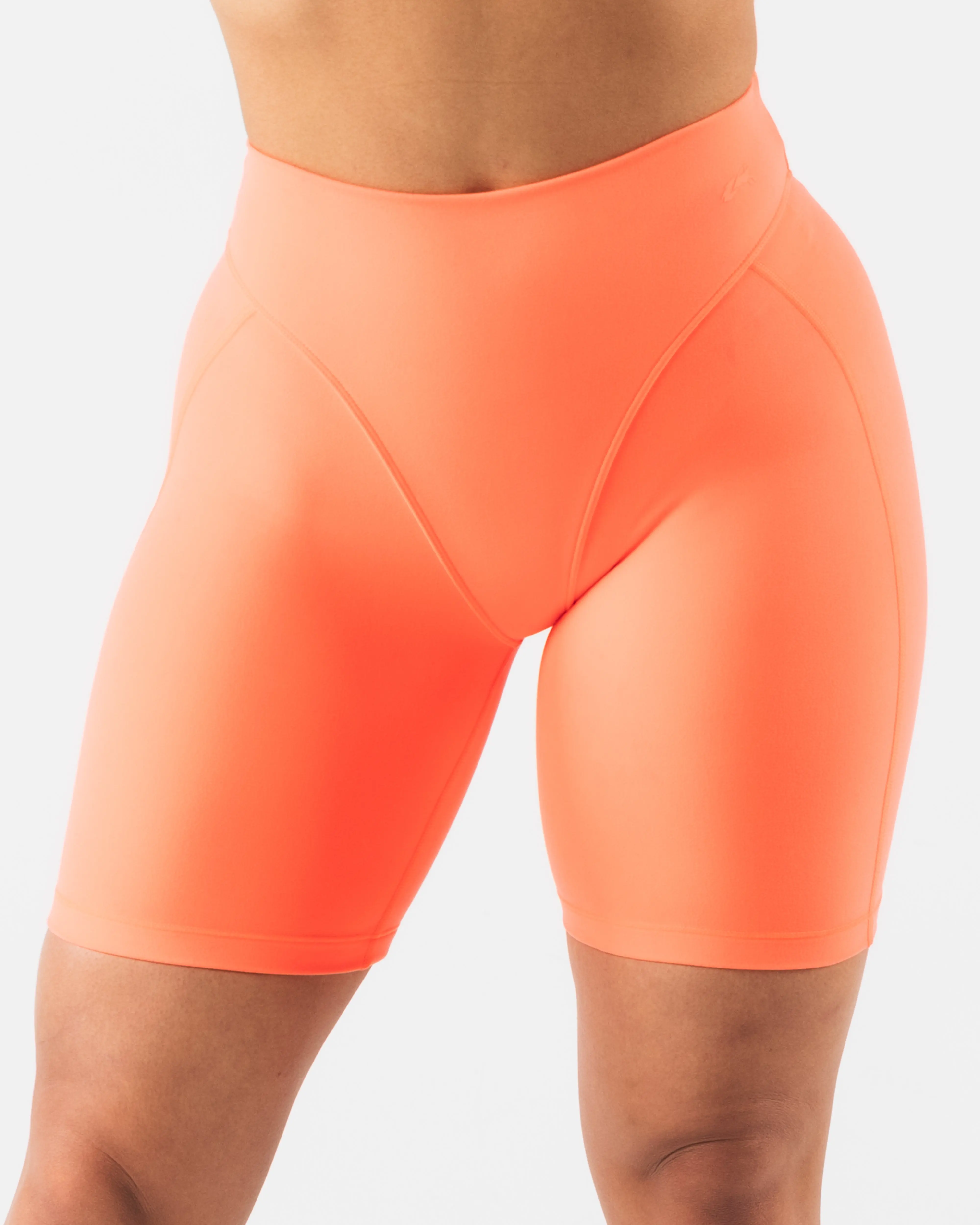 Parker Mid Rise Short - Heat
