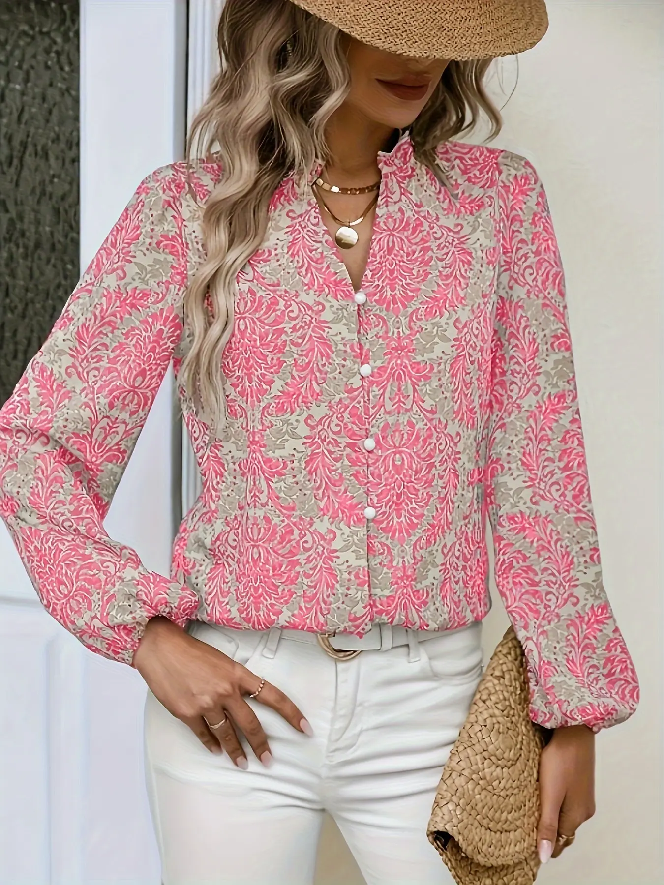 A ladies' fashionable geometric pattern V-neck lantern long sleeved shirt Blouse with elegant temperament, suitable for spring and summer, suitable for indoor and outdoor wear, daily commuting