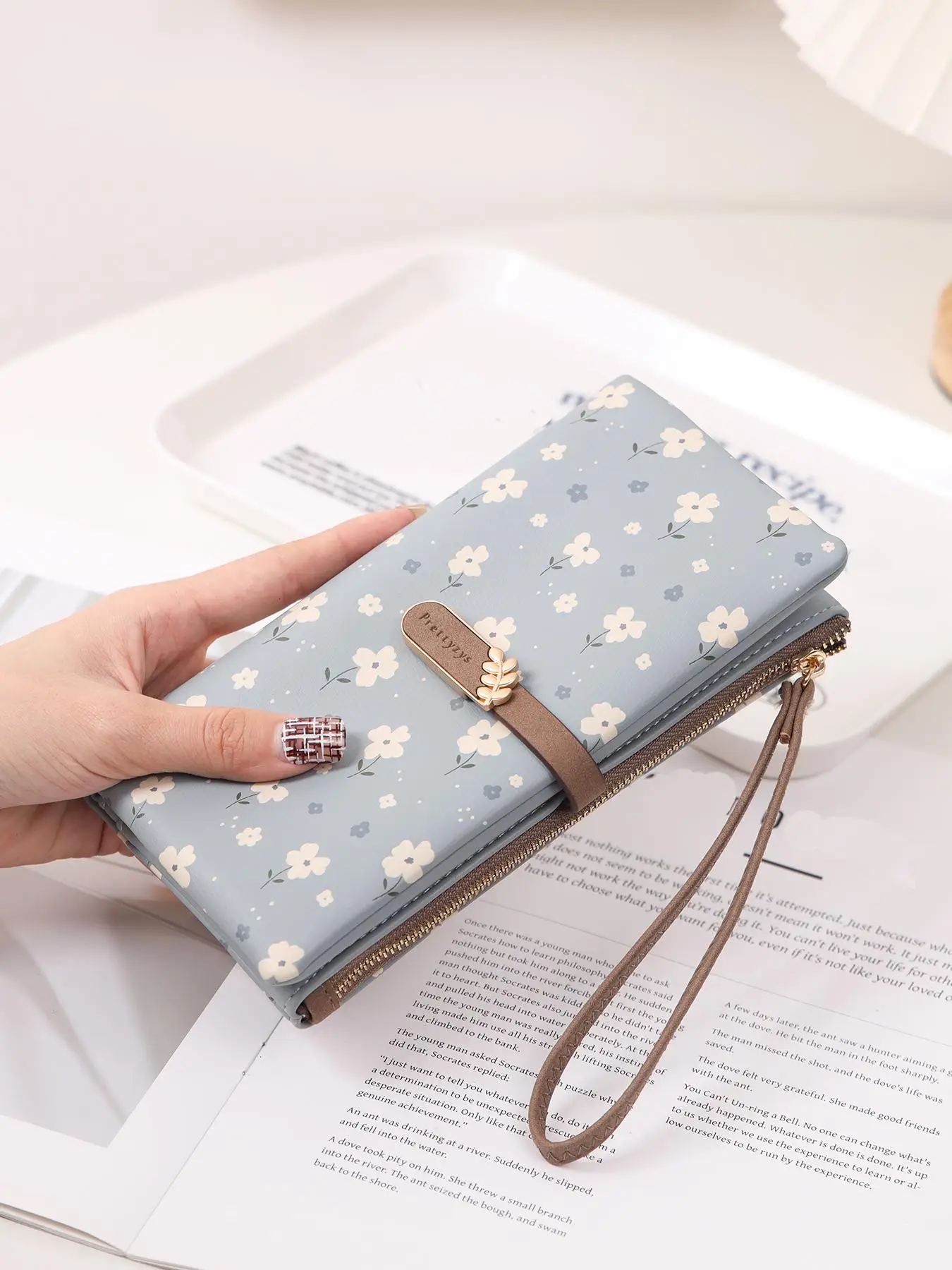 Women's Elegant Flower Print Long Wallet, Casual Trendy Zipper Large Capacity Wristlet Wallet, Wallets Women, Versatile Fashionable Card Holder for Wo