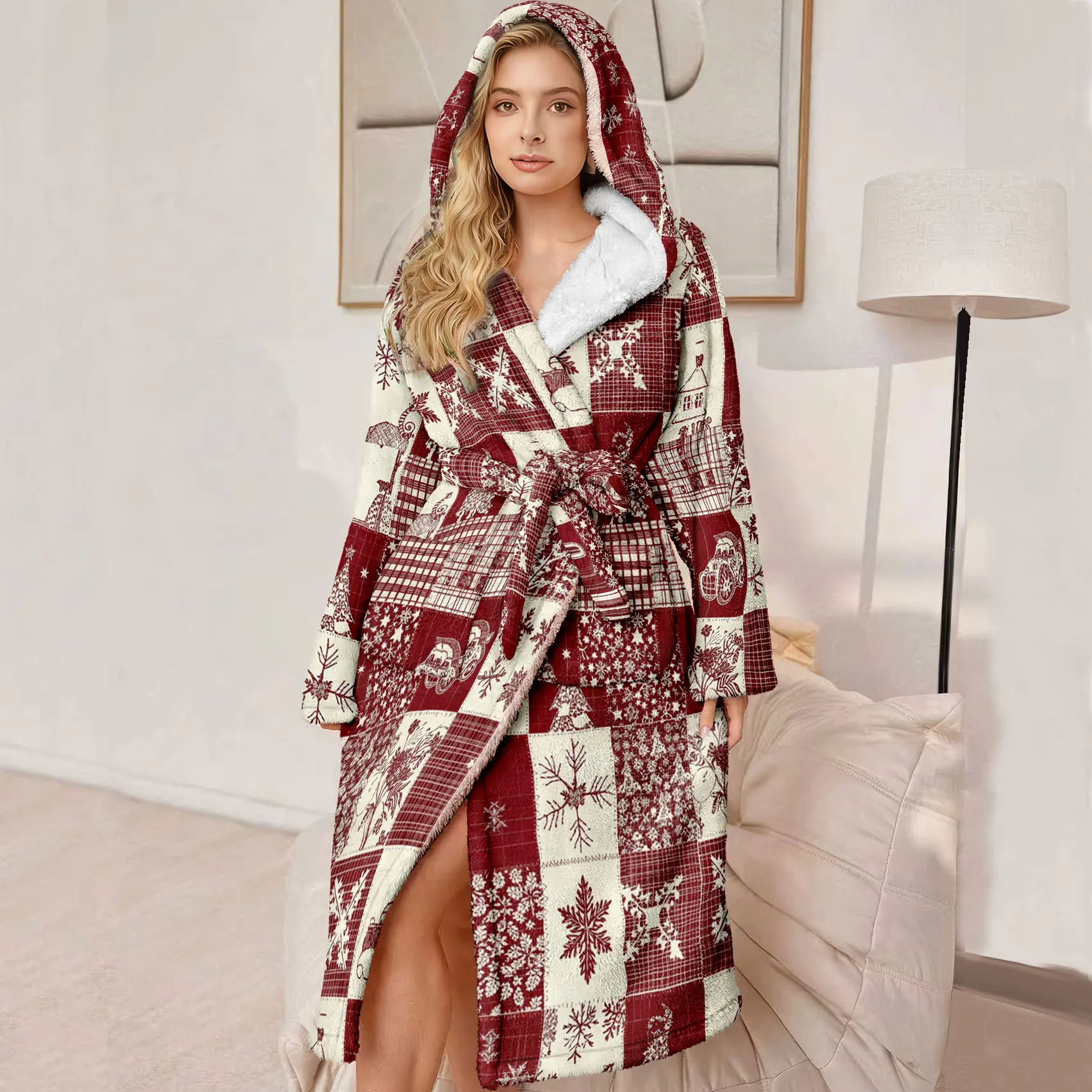 Plus Size Hooded Bathrobe for Women, Soft Plush Robe with Checkered Pattern, Perfect Gift for Mother and Wife