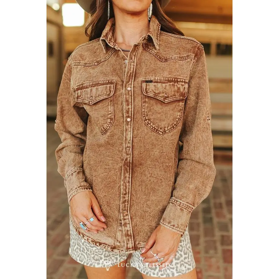 Women's Western Denim Jacket, Long Sleeve Fitted Cowgirl Shirt with Pearl Snap Buttons, Casual Button-Down Top, Western Style