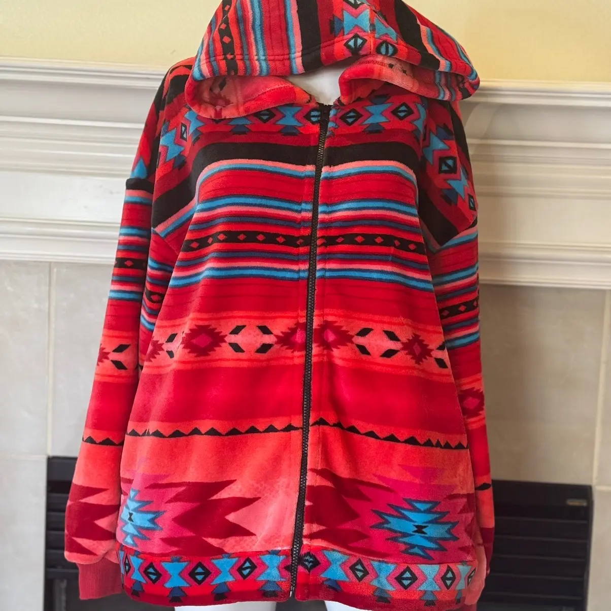 Ultra Soft Women’s Full Zip Jacket, hoodie Plush Fleece Aztec/Ikat New large/Xlarge