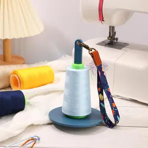 Portable Acrylic Yarn Holder, 1 Set Hanging Wrist Yarn Holder, Yarn Holder Storage Organizer with Keychain Ring, Crochet Gift for Knitting Lovers