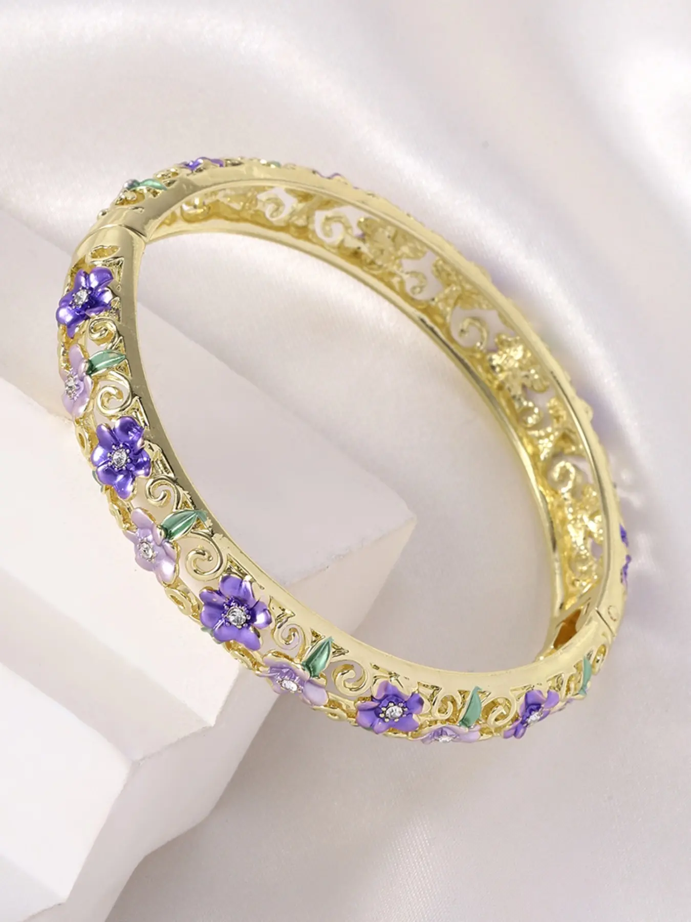 Women's Elegant Drip Oil Flower Hollow Geometric Design Bangle Bracelet, Open Cuff Bangle, Cuff Bangles Bracelets, Zinc Alloy Material, Plain Pattern, All-Season Accessory, Casual Style Jewelry, Casual Trendy Jewelry, Fashionable Jewelry Accessories