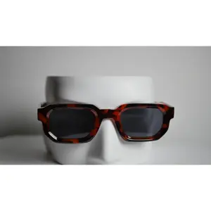 Tamia Geometric Edge Square Sunglasses - Sculpted Style with High-Gloss Black Finish & UV400 Protection for Trendsetters