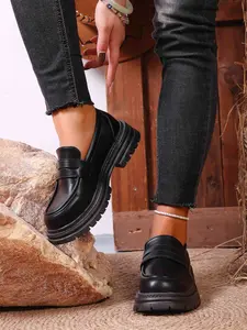 New Fashion Versatile British Style Thick Sole Small Leather Shoes for Women, Casual Loafers with Lace-Up Straps, Flats Shoes Women, Fashionable Flats