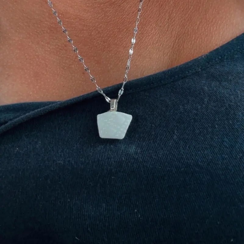 Broken China Pendant Necklace, 19-in stainless steal Necklace Chain, 1-Size Costume Jewelry Accessory