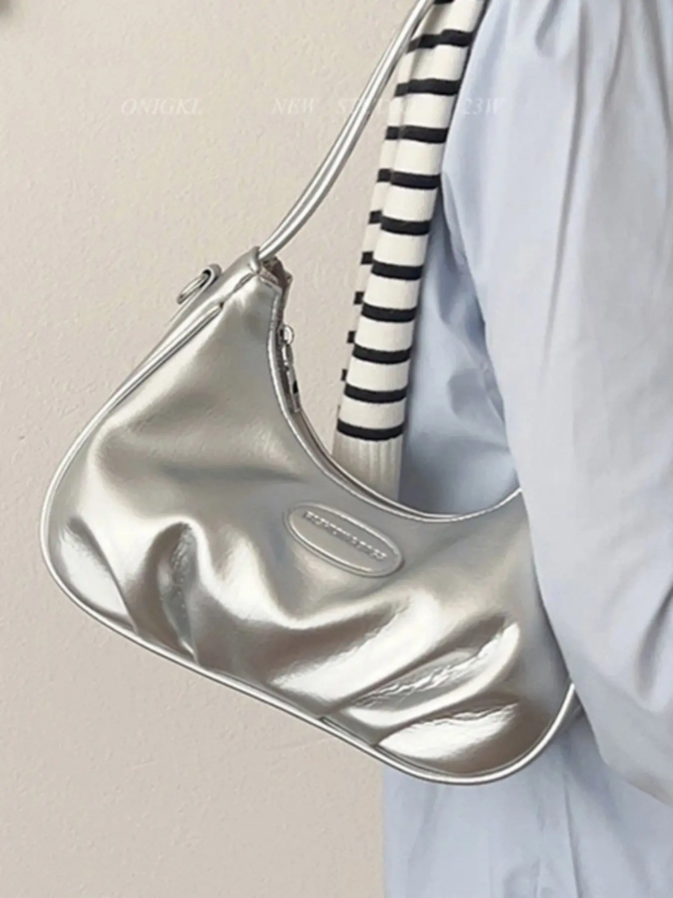 Y2K Millennial Glossy Pleated Underarm Bag, Shoulder Crossbody, Sweet Cool Style, /silver Color, Versatile for Commuting/dating/music Festivals, Crossbody Shoulder Purse, Crossbody Shoulder Handbag, Fashion Crossbody Bags