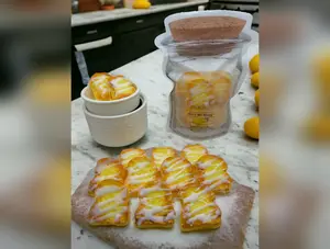 Glazed Lemon Pound Cake Wax Melts. 6 oz. Bread Wax Melts/Soy Wax Melts/Strongly Scented Wax Melts/9 Pieces