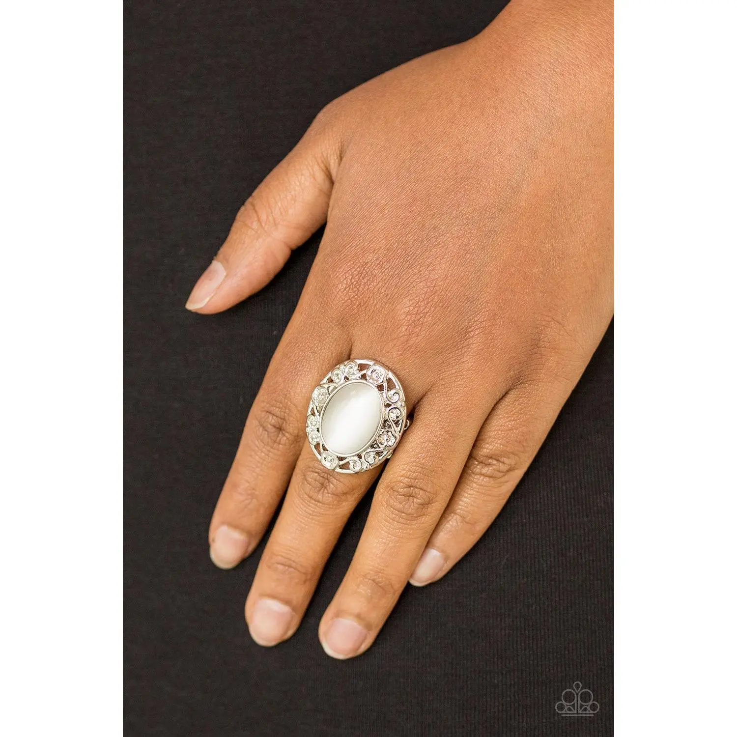 Paparazzi Jewelry Ring Moonlit Marigold - White