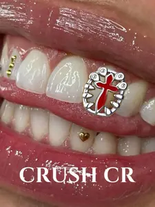 1pc 18K Gold Plated Copper Cross Grillz, Red Accent & Zircon Inlaid, Hip-Hop Tooth Jewelry for Black Women, Girls & Men, Stylish Teeth Accessory Suitable For Parties, Street Style & Daily Wear, Trendy Unisex Teeth Accessory, Perfect for Parties, Halloween