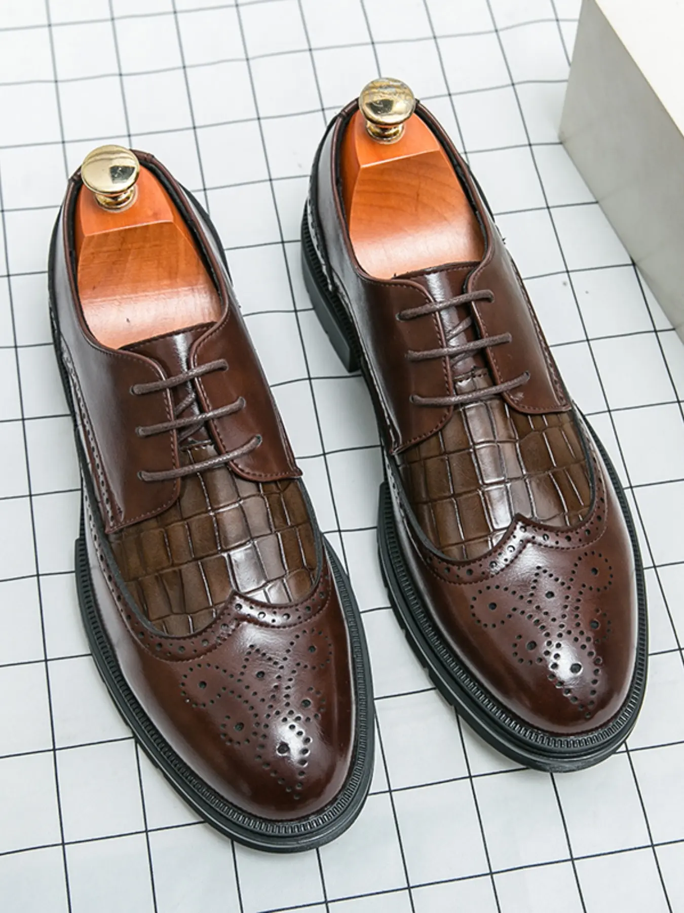 Men's Brogue Carved Floral British Style Gentleman Business Derby Shoes, Formal Leather Dress Footwear for Office & Events