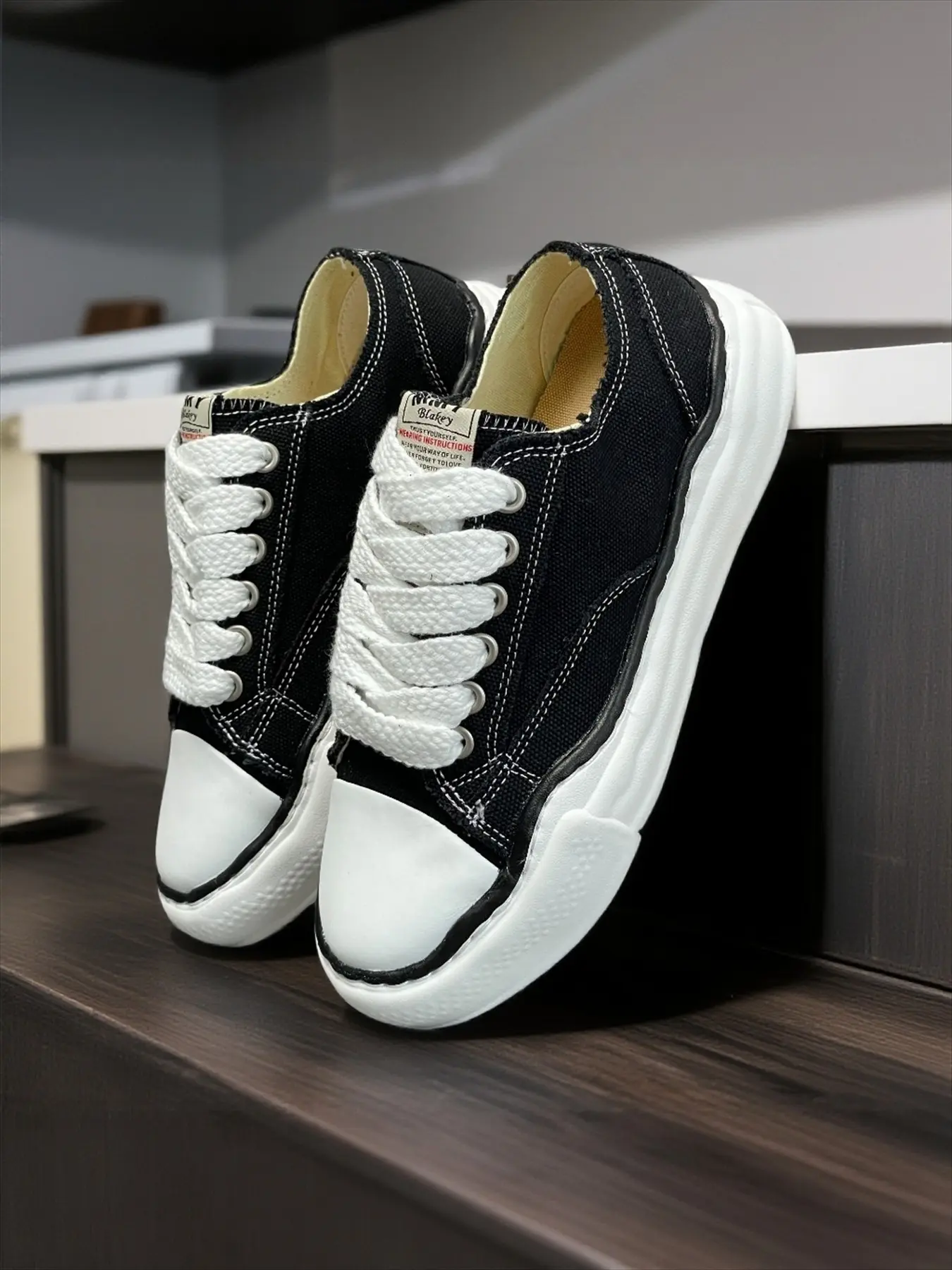 Unisex Low Top Casual Athletic Patchwork Canvas Rubber Trainer Shoes, Walking Shoes, High Version Bone Board Sneakers, Couple Sport Leisure Footwear, Sports Shoes, All Seasons