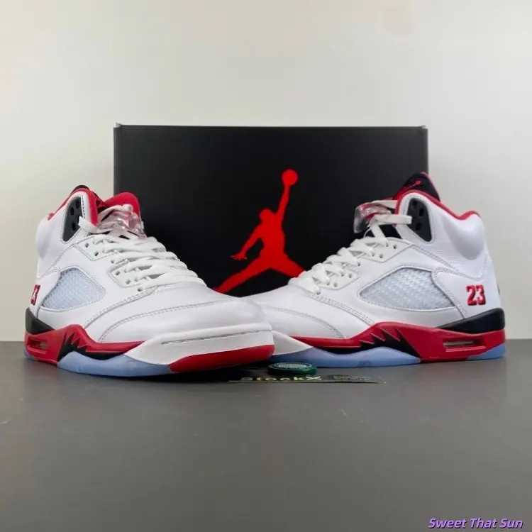 Brand New Sealed with Original Shoe Box Unisex Smooth White Leather Fire Red Black Three-Tone High Top Basketball Collectible Sneakers Breathable Mesh Transparent Rubber Outsole Classic Vintage Streetwear Daily Athletic Footwear Teen Fashion Casual Shoes