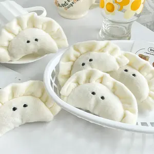 Creative mini dumpling keychains, cute mini dumpling food decorations, perfect as a gift for friends.