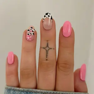 24pcs Cow Flower Nails, Short Oval Press-On Nail Tips, Cow Pattern, Floral Design, Summer Manicure Essentials, Includes Gel Glue & File