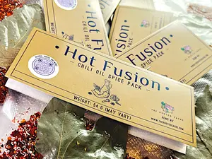 6-Pack Value Buy/Small Gifts for Foodies | Hot Fusion Garlic Chili Oil Spice Packs with Gochugaru Pepper Flakes | Spicy Dressing with Additional Recipes Included | Ready to Use Chili Oil Spice Mix | Low Sugar Low Fat Natural Spicy BPA Free Pack