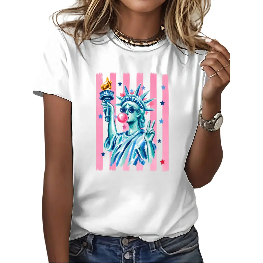 Women's Fitted Preppy Graphic T-Shirt - Casual Cotton Fabric Short-Sleeve Tee with Funny Statue of Liberty Bubble Gum Design for 4th of July, Shortsleeve, Tshirt