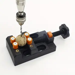 1pc HORN Mini Drill Press Vise Clamp for DIY Jewelry & Craft Repair – Adjustable 0-2 Inch (0-5.3cm) Bench Tool with Secure ABS Plastic Jaws, Red/Black, Manual Operation for Precision Work