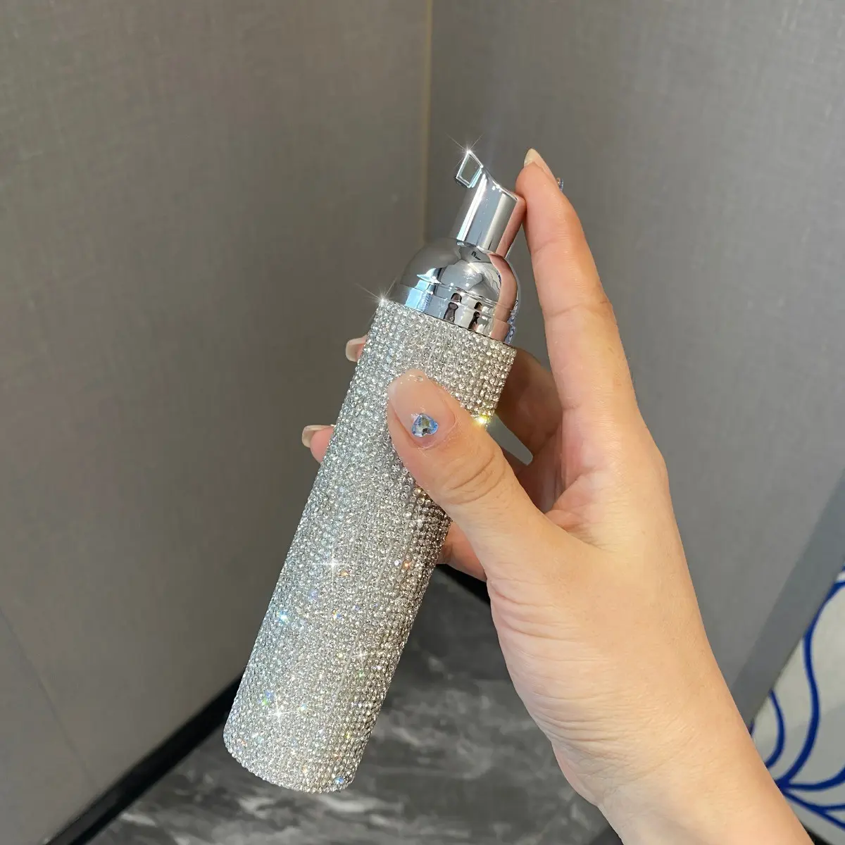 Luxurious Blingbling Pump Bottle Set, 80ML Face Wash Foundation Shampoo Shower Gel Men's Razor Foam Liquid Beauty Bubble Container Soap Bathroom Accessory Soap Dispenser