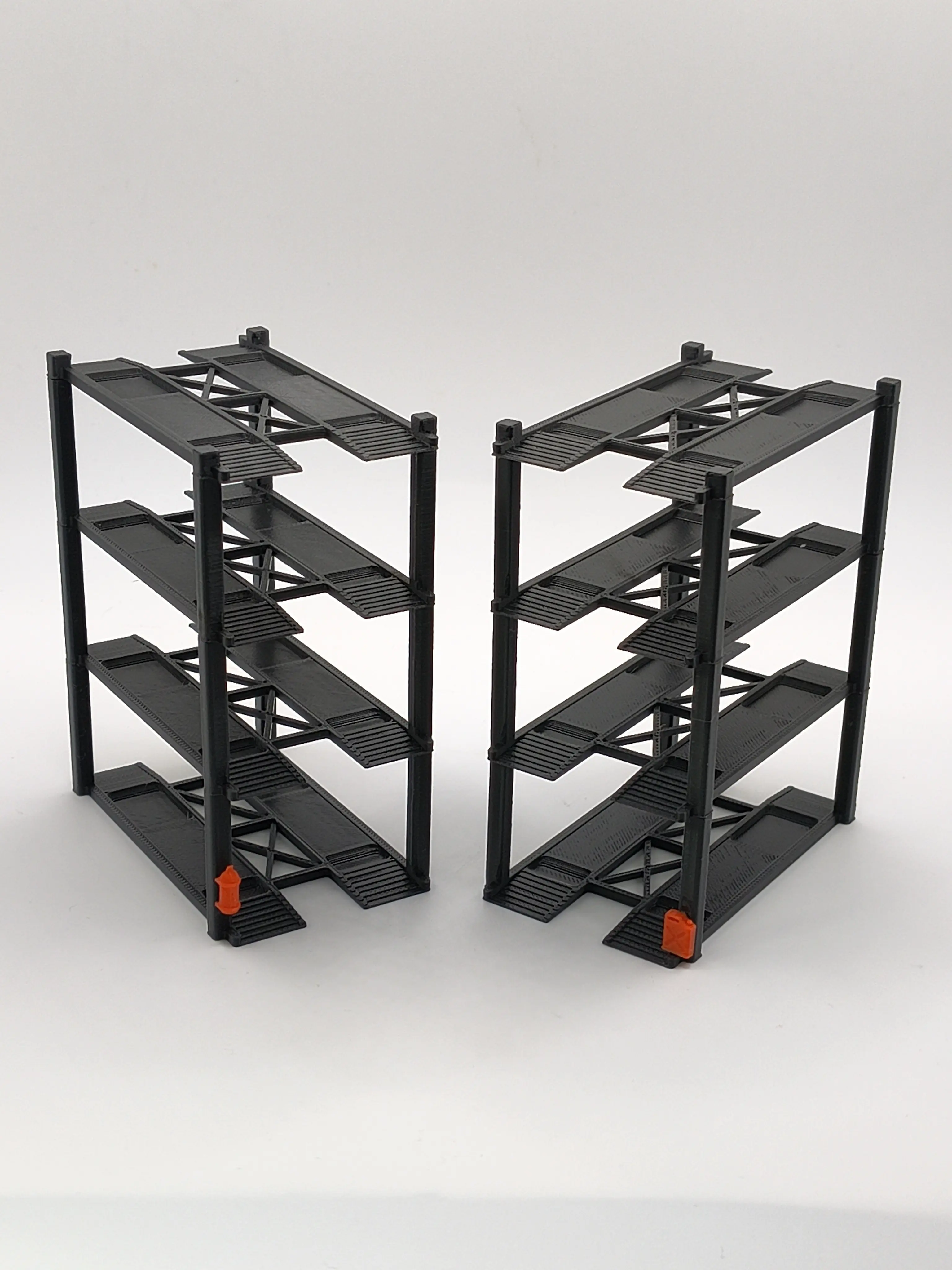 1:64 Scale 4-Tier Car Lift Set – Diecast Garage Diorama Accessories 2 pack