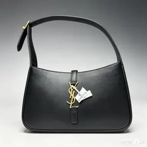 Pre-owned Yves Saint Laurent Saint Laurent Le 5 À 7 hobo bag with gold tone hardware