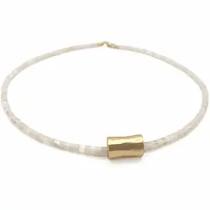 The Heishi Matte Gold Barrel Necklace in WHITE