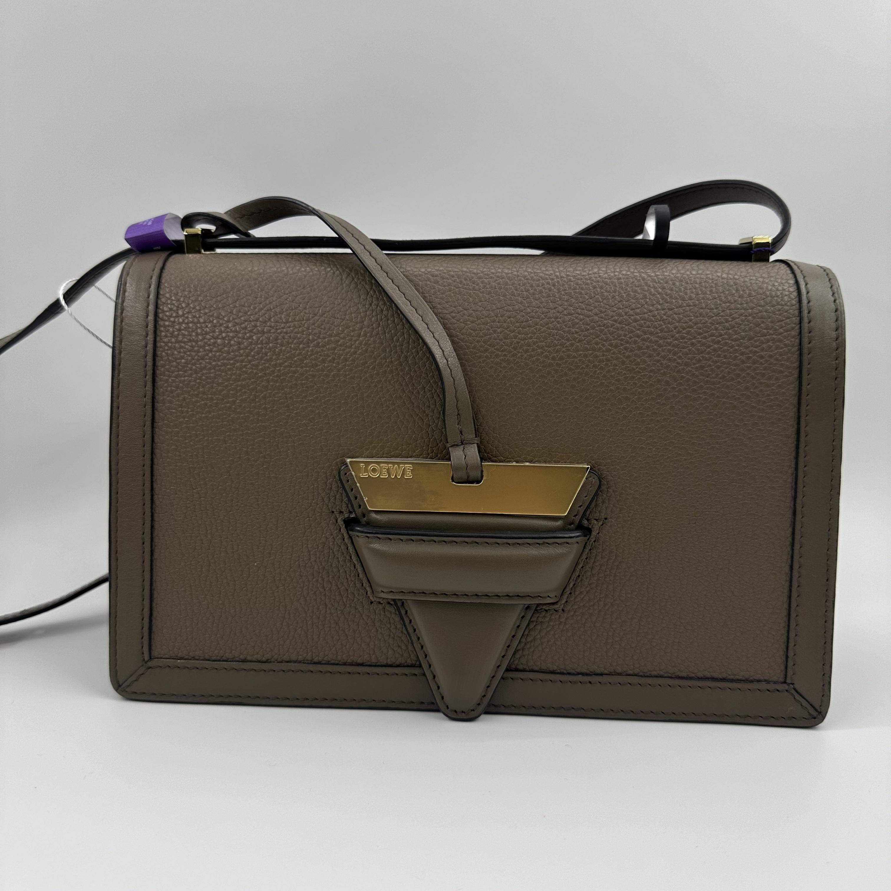 Pre-owned Loewe leather crossbody shoulder bag