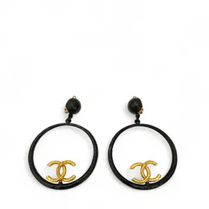 Pre-owned Chanel CC Clip On Earings Gold Plated Acrylic Black (149sc)