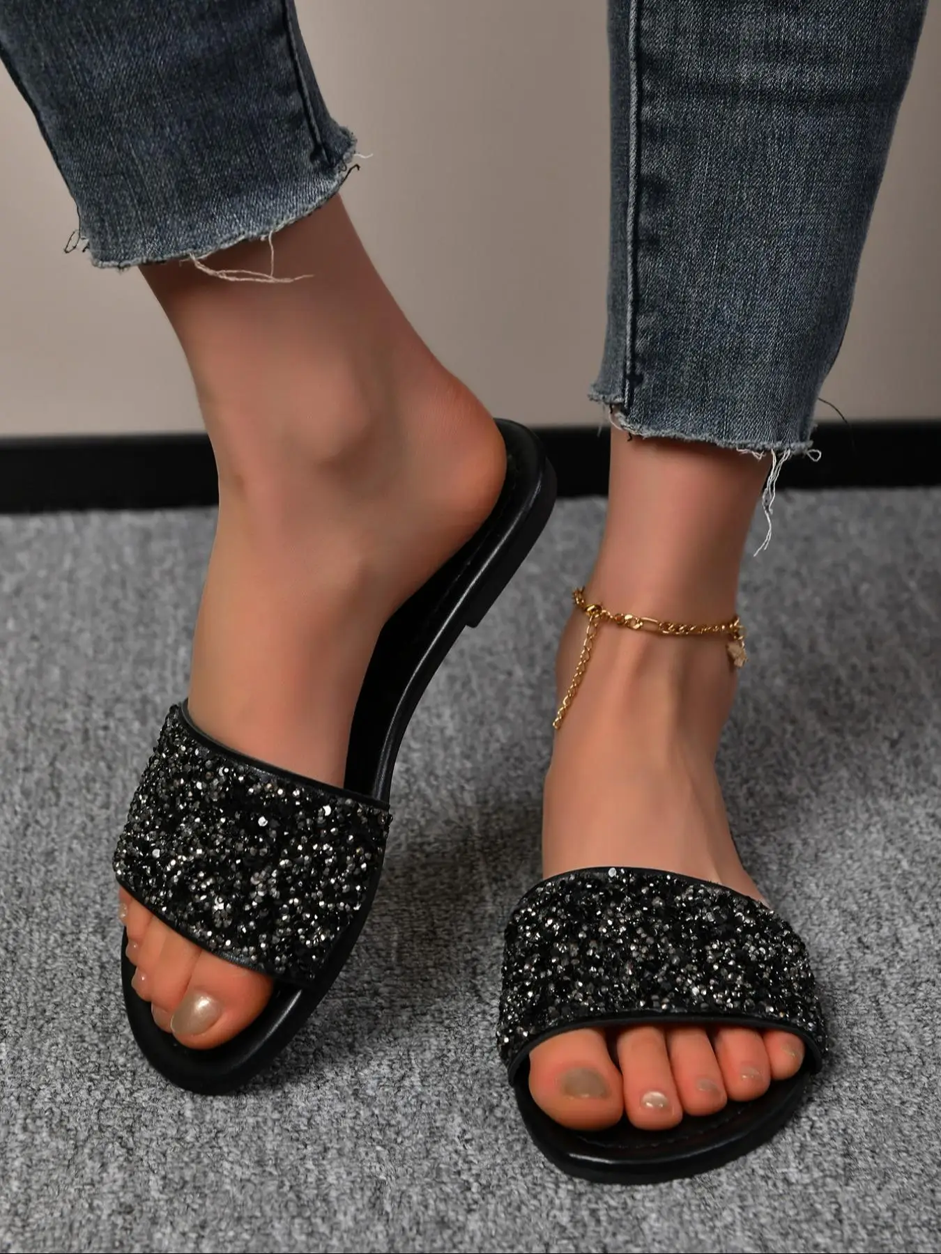 Glitter Sequin Design Slide Sandals for Women, 2024 Summer Casual Comfortable Cute Flat Sandals for Beach Vacation, New Trendy Shoes for Daily Wear, S