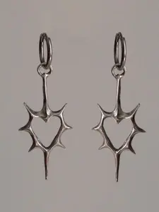Elegant Hollow Thorn Heart Earrings, Unisex Metal Jewelry, Simple Design for Men and Women, Perfect Gift Idea, Durable and Stylish Accessory