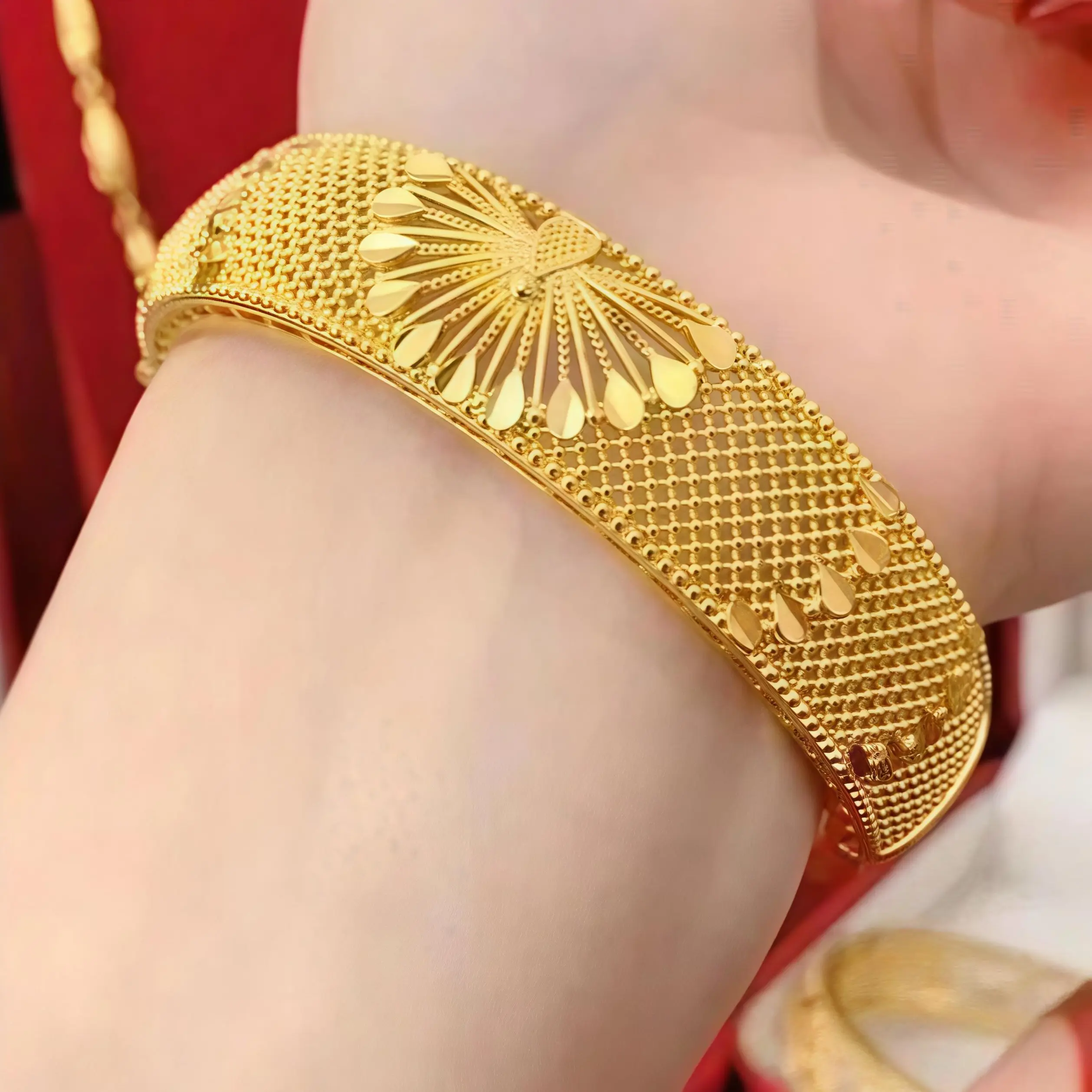 Women's 4Piece Gold Plated Adjustable Peacock Open Bangle Bracelet Set - Classic Vintage Costume Jewelry, Ideal for Daily Wear & Special Occasions, Valentine's Day Gift for Women, Bracelets For Women,gifts for girlfriend,womens gifts,accessories for women
