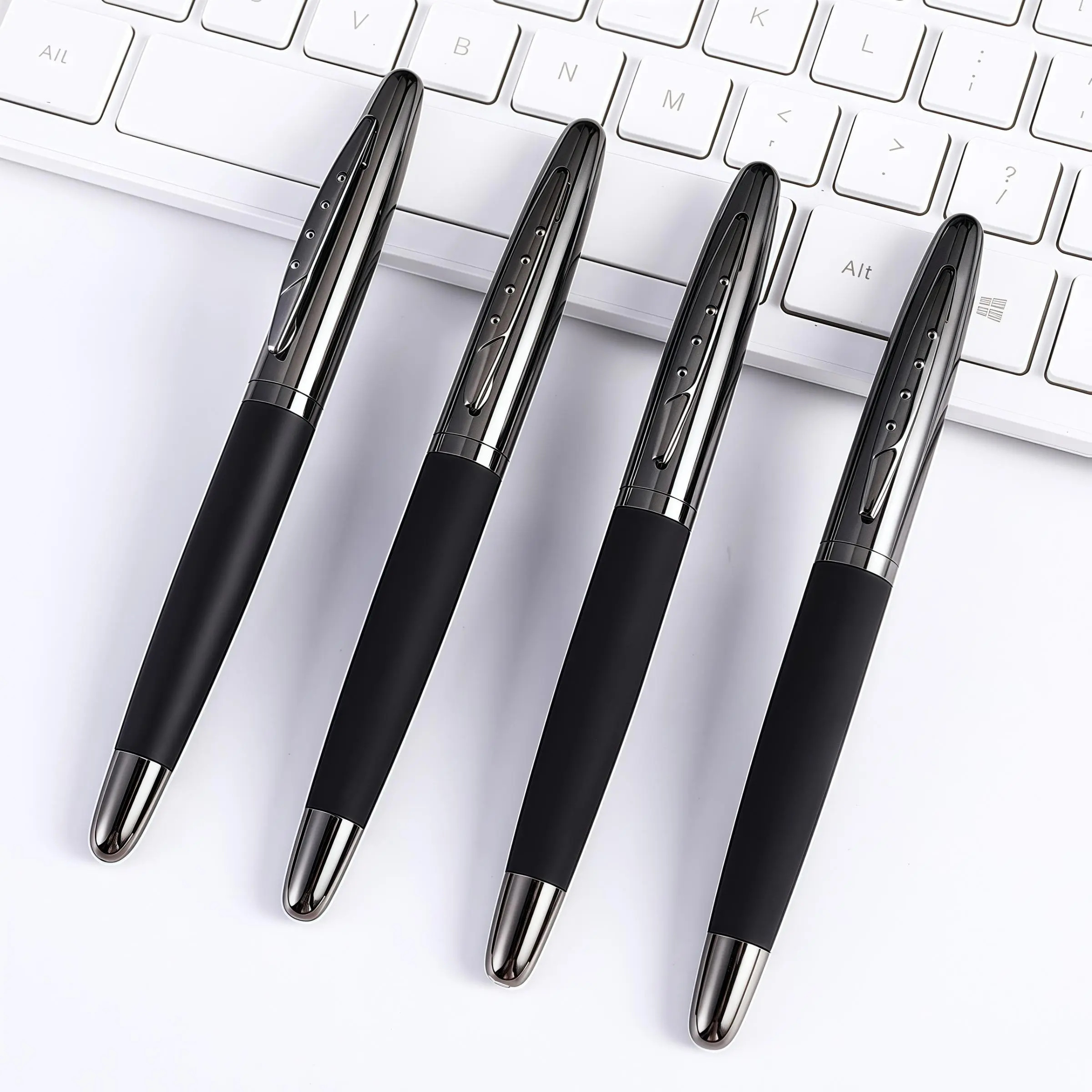 5 Metal Signature Pens, Smooth Writing for Easy Everyday Use, Perfect for Office and Gifts, Retractable Fine Point