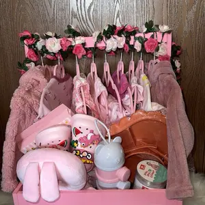 baby  shower  basket  gift