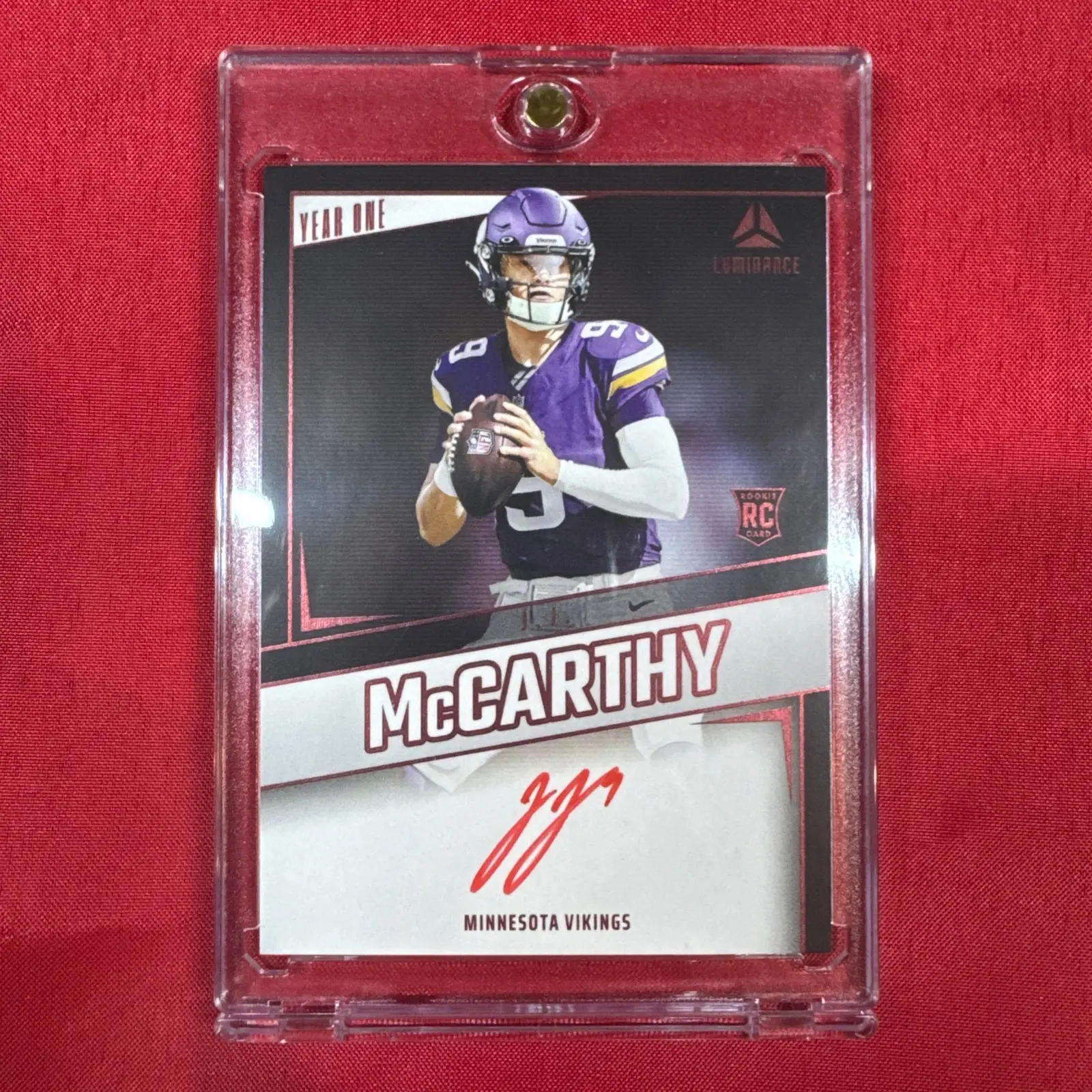 2024 Panini Luminance - JJ McCarthy (RC) - Year One Signatures on Card Autograph - #YOS-JMY Red - Minnesota Vikings