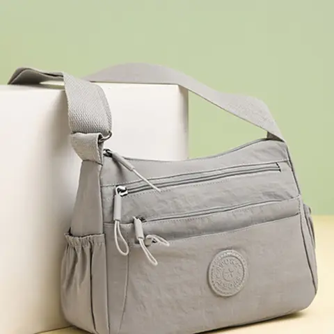 Large Capacity Women's Versatile Crossbody Bag, Waterproof Nylon Shoulder Bag, Handbag Shoulder Bag, Adjustable Strap with Multiple Pockets, Ideal for Travel and School Use, Waterproof Crossbody Purse