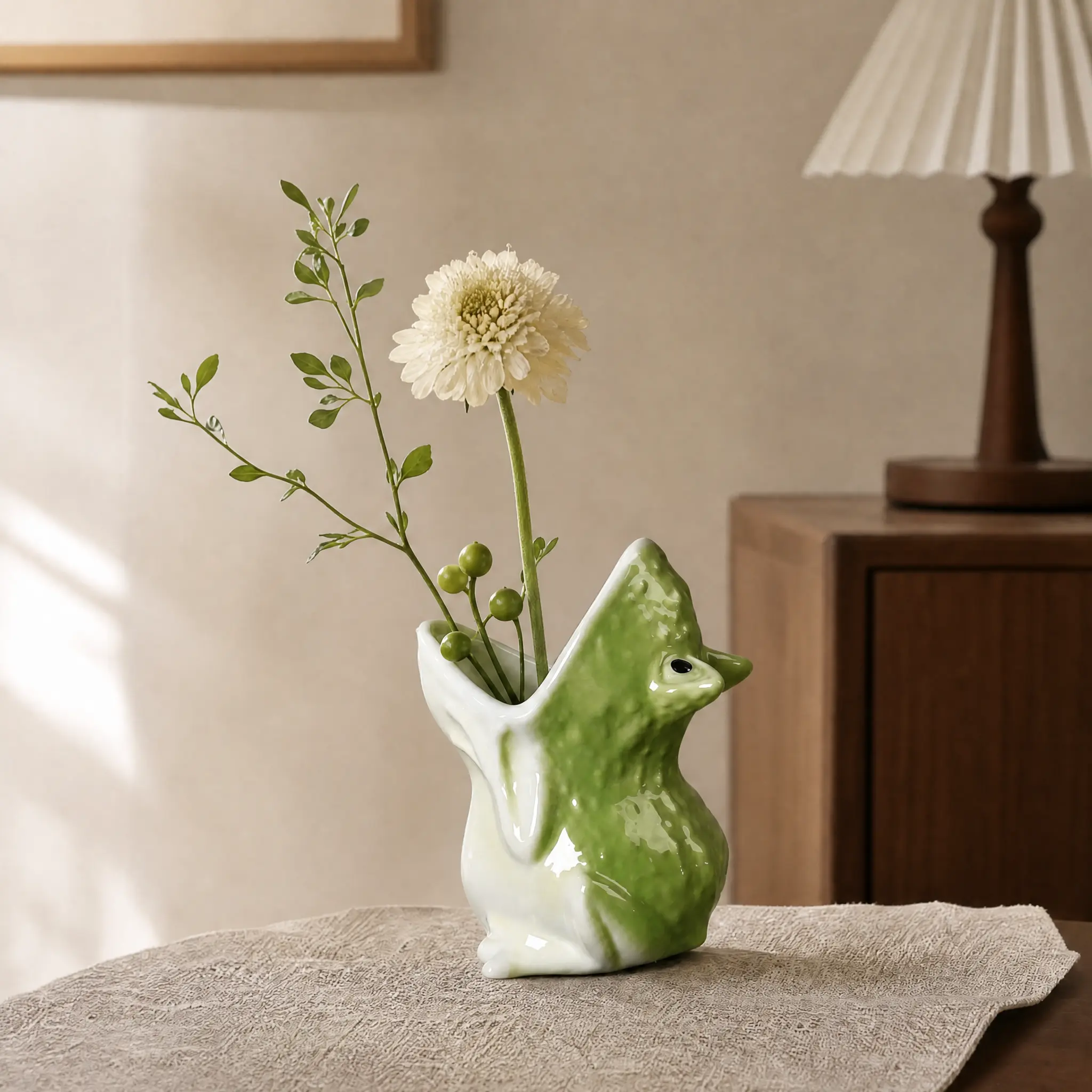 Big-Mouthed Frog Ceramic Vase, Decorative Desktop Ornament, Home Decor Accent whimsical swan vas