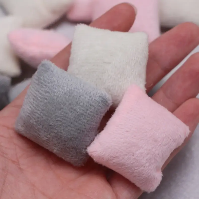 3pcs Dollhouse Mini Plush Throw Pillows, Doll House Furniture, Miniature Bedroom Living Room Sofa Cushion Model Photography Prop Accessories