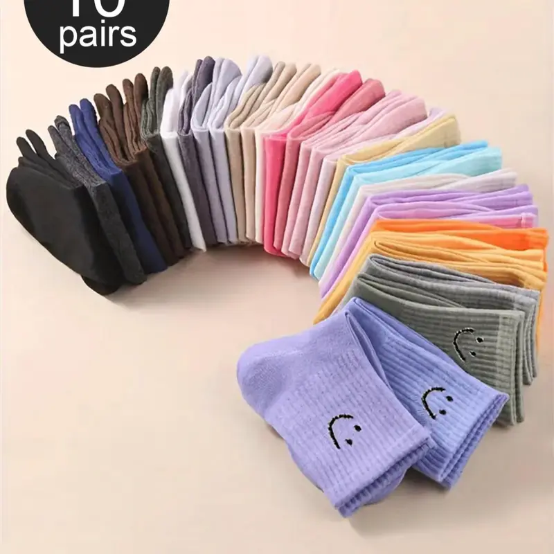 Random Women's Cartoon Face Print Crew Socks, Casual Moisture Wicking, Soft Comfortable Breathable Hosiery, for All Seasons Daily Wear, Cute Textured Polyester Socks, Fitted Casual Socks, Gift for Mother's Day