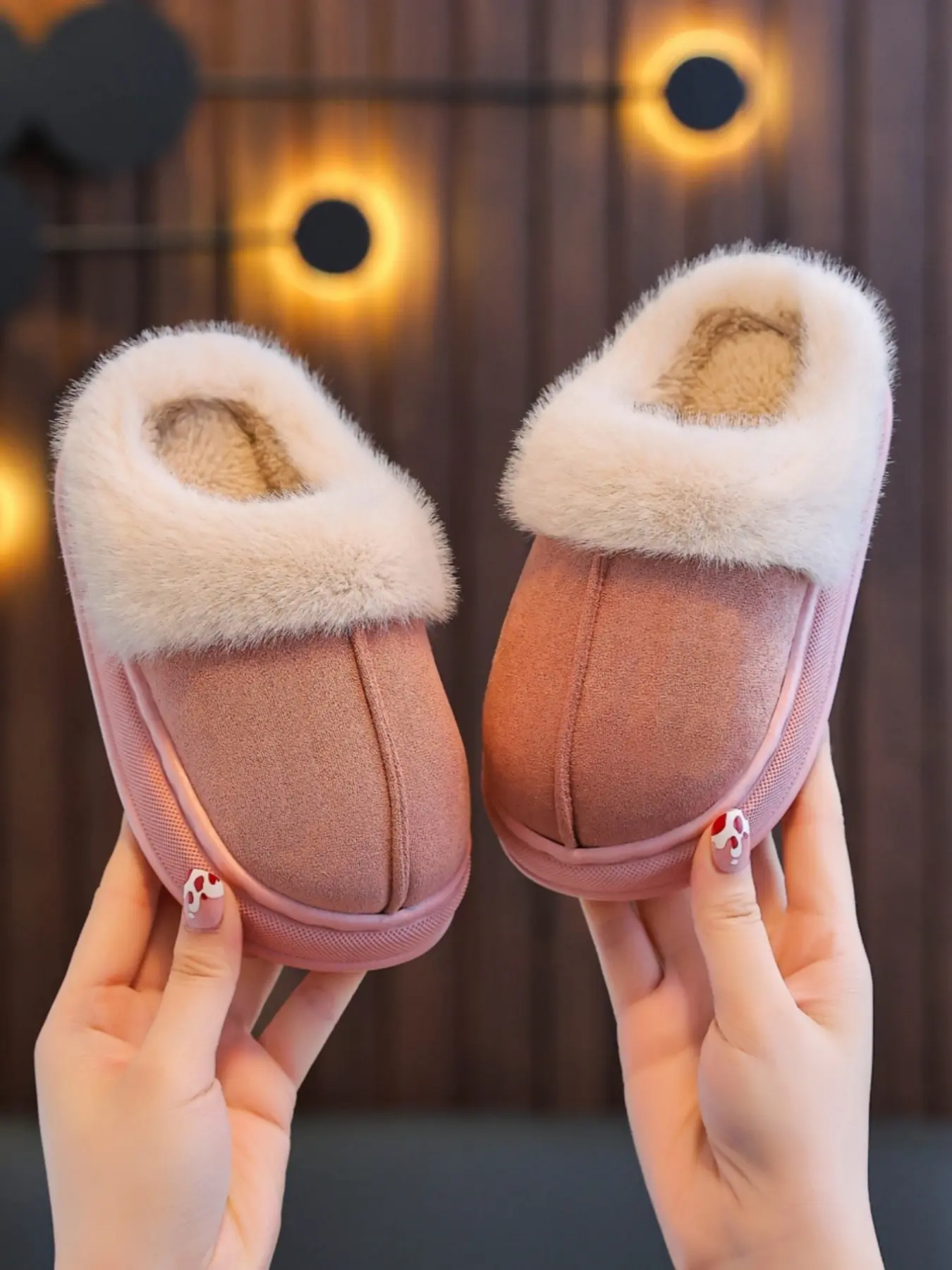 Plush Slippers Autumn Winter New Style Girls' Indoor Soft Sole Shoes, Comfortable Home Wear for Kids, Stylish Design, Fuzzy Warm Slippers