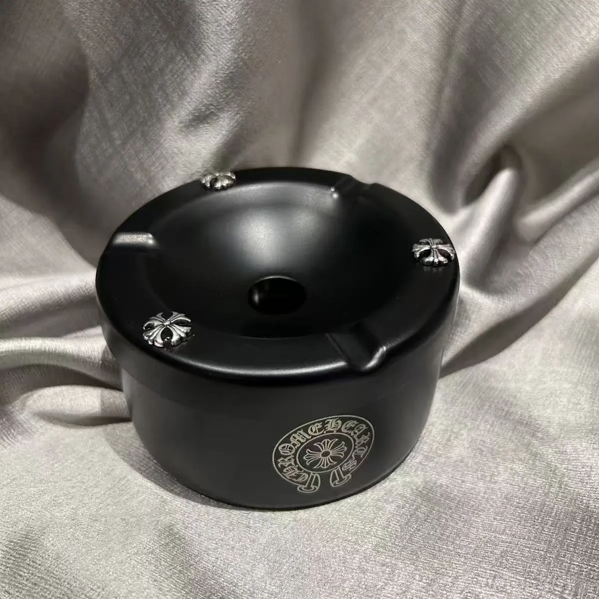 Thickened Windproof Ashtray with Lid, Stainless Steel Anti‑Ash Ash Tray, Decorative Smoking Accessory for Home Office Hotel Internet Cafe